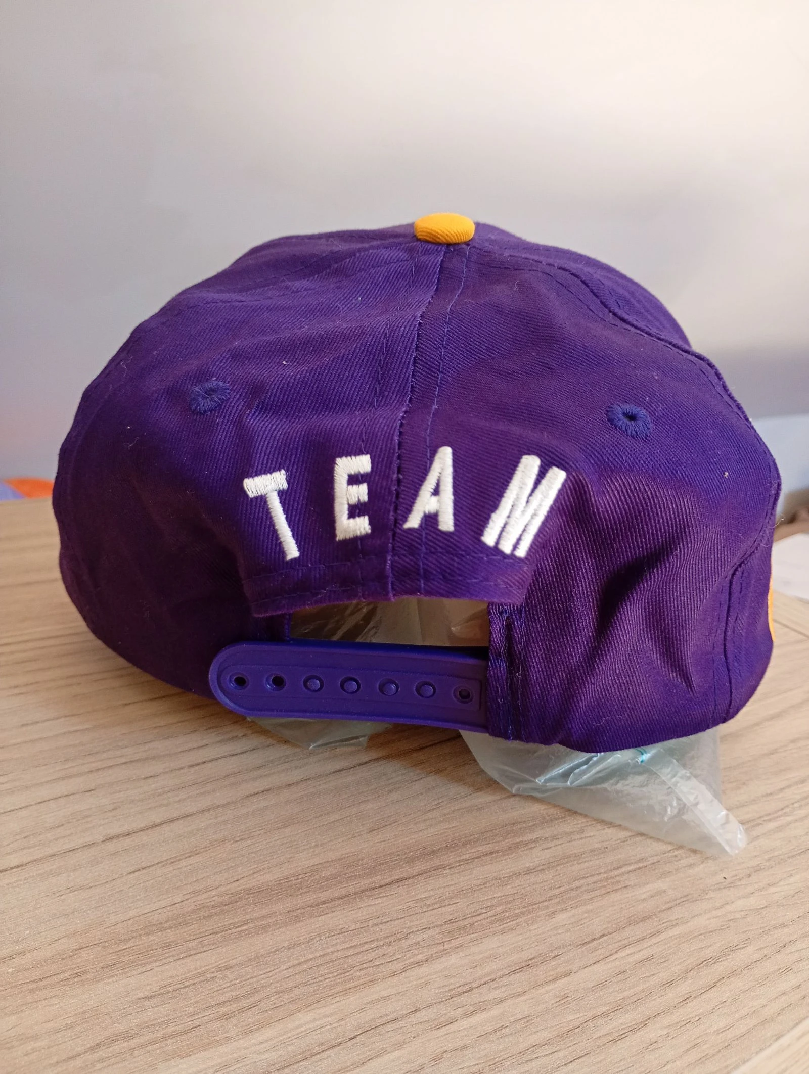 Vintage 90s snapback cap Los Angeles purple and yellow adjustable – photo 3